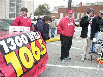 On location for the 2009 Christmas parade downtown